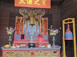 Hou Wang Temple & Atherton Chinatown