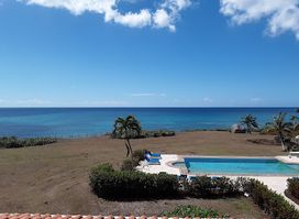Hector's by the sea
