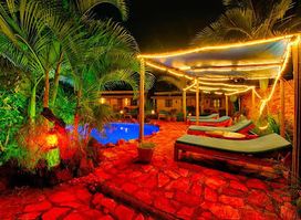 2 Friends Guesthouse and Restaurant