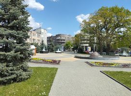 Lovebirds monument