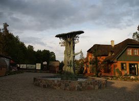 House of the Polish insurgent Adampol / CEPR in Szymbark