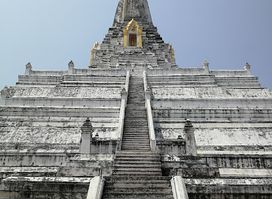 King Naresuan Monument