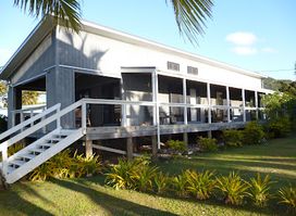 Nikao Cottages and Nikao Beach Video
