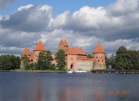 Apvalaus Stalo Klubas restaurant and hotel