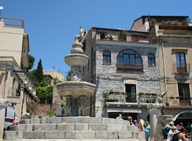 Fontana di Piazza Duomo