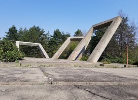 Vešala Monument
