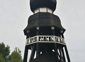 Hölzerner Glockentum