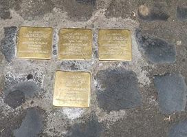 Pietre d'inciampo in memoria di Anselmo Pavoncello, Dora Piattelli, Amadio Di Capua, Zaccaria Di Capua