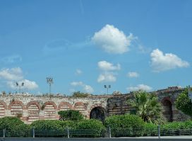 Konstantinopolis Marmara Surları Kalıntıları
