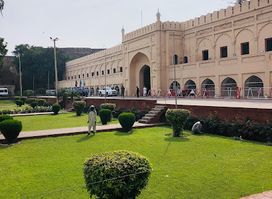 Roshnai Gate