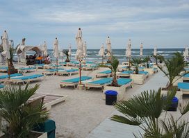 Breeze Beach - Lebanese Restaurant