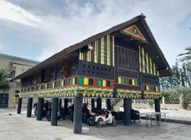 Rumoh Aceh Mesjid Haji Keuchik Leumiek