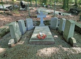 Monument en Oorlogsgraven Hudson Transportvliegtuig Maulusmühle
