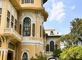 Bang Khun Phrom Palace