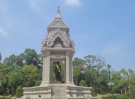 Yeay Penh Statue