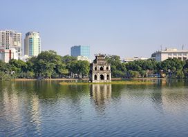 Old Quarter Ta Hien Corner