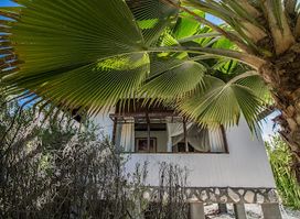 Le Coconut Lodge