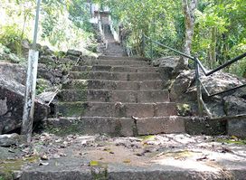පොත්ගුල් විහාරය - Cave