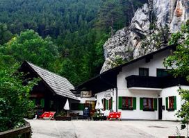 Wasserfallhütte zur Sebastianhütte