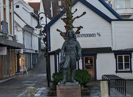Cornelius Cruys sculpture