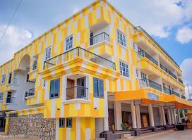 Freedom Hills Hotel