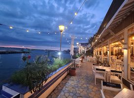 Blue Acqua Restaurant - Mamaia Lac