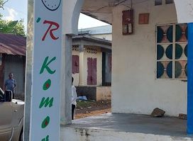 R Komor