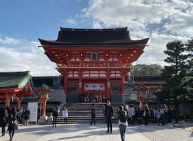 Fushimi Inari Taisha Sembon Torii (Thousand Torii Gates)