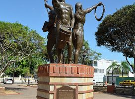 Monumento a la Raza