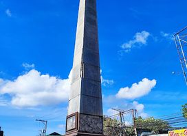Colon Obelisk