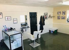 ‘Otu Felenite Tattoo & Barbershop