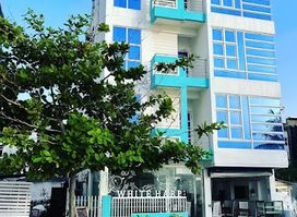 The White Harp Beach Hotel