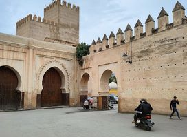 Bab Dekkakin