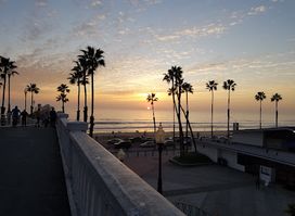 Oceanside Sunset Market