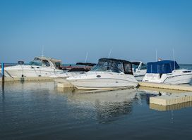 Gull Harbour Inn on Hecla Island
