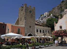 Torre dell'Orologio e Porta di mezzo