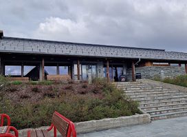 Hovden grendehus og bibliotek