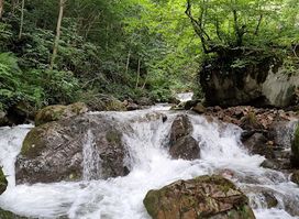 Kapnistavi Waterfall