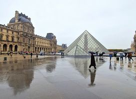 Tourism France Louvre