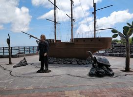 Charles Darwin Statue