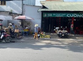 Xang Thoi Lake Food Street