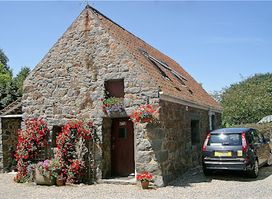 les buttes holiday cottages