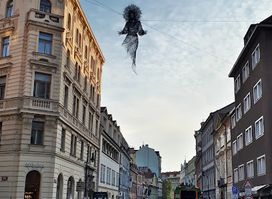 Vinok Sculpture (Ukraine Mothers)