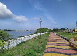 COPT Avenue Walkway