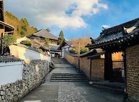 Todai-ji Urasando (Back Approach Road)