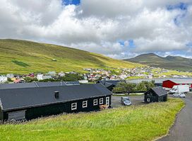 Miðvágs kirkja