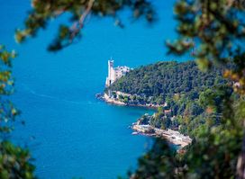 Svetišče na Vejni/Santuario di Monte Grisa/Sanctuary