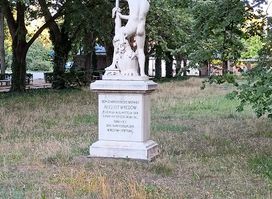 August Wredow Statue