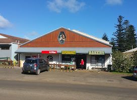 P & R Groceries