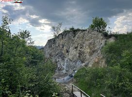 Rezervația geologică Dealul Melcului